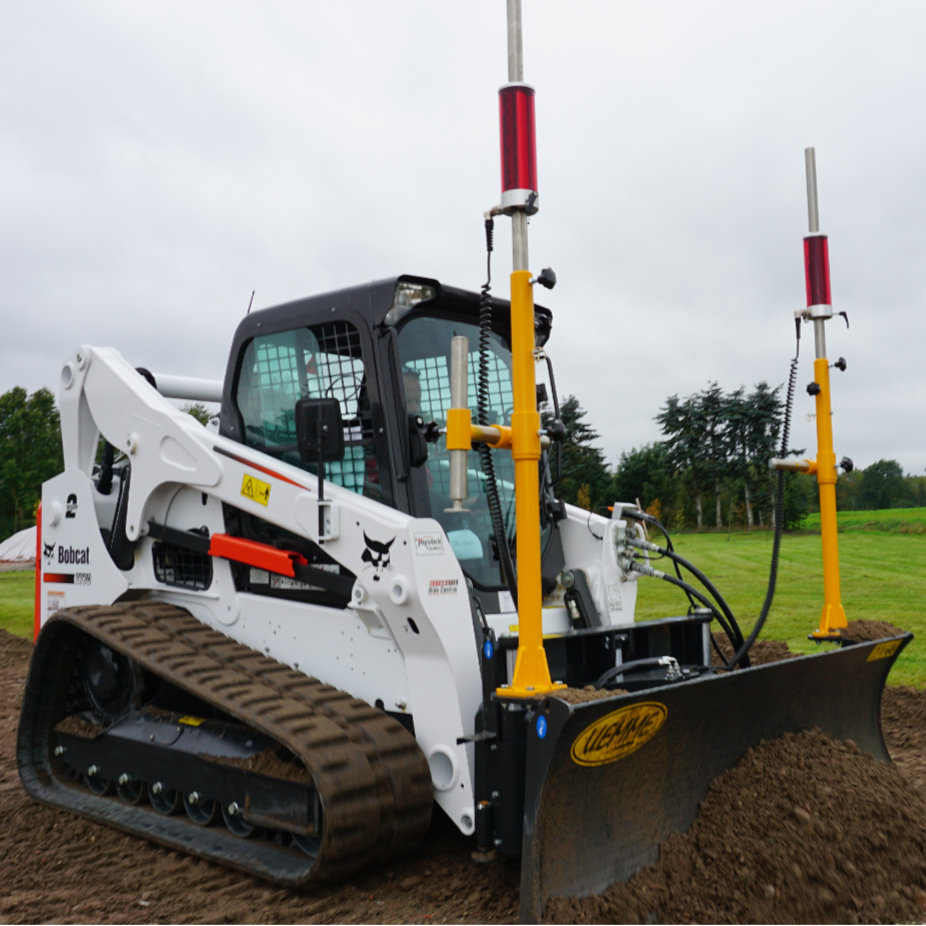 Bobcat T770 with 6 way blade of Uemme